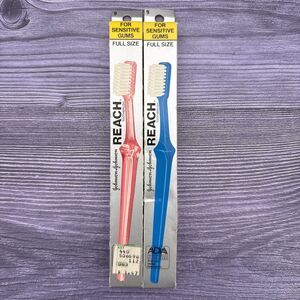 2 VTG Johnson & Johnson Reach Toothbrush For Sensitive Gums Full Size Gentle (9)